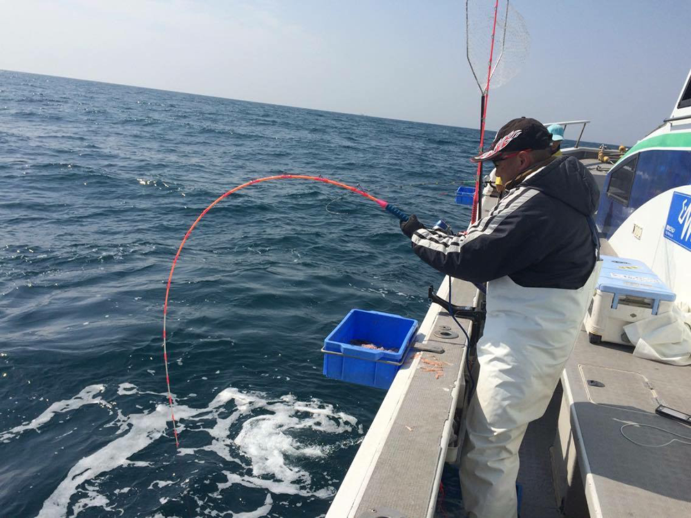 釣りを満喫する院長