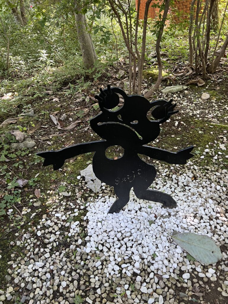 カエルのモニュメント